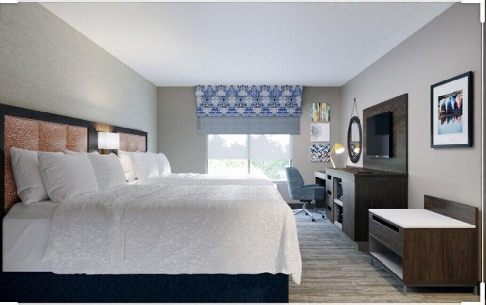 Hampton Potomac Mills 3*