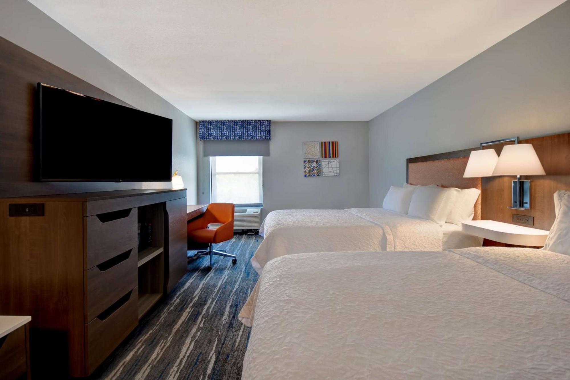 Hampton Potomac Mills 3*